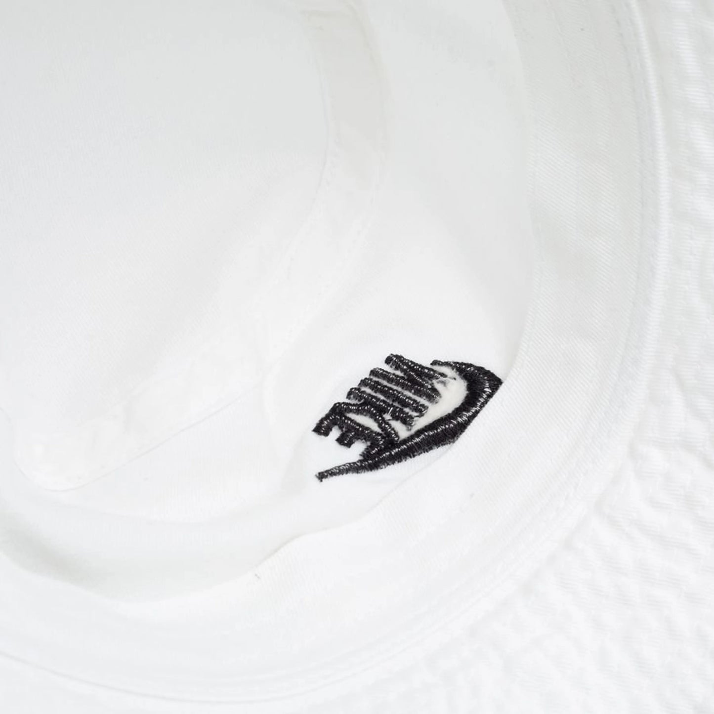 Bob Nike Apex blanc